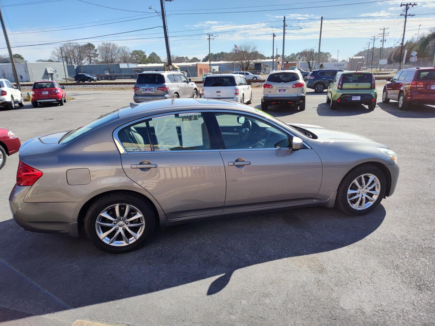 2009 Gray Infiniti G Sedan (JNKCV61F29M) , Automatic transmission, located at 5700 Curlew Drive, Norfolk, VA, 23502, (757) 455-6330, 36.841885, -76.209412 - Photo#14